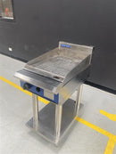 Blue Seal GP513 450 Griddle Plate with Leg Stand Nat Gas