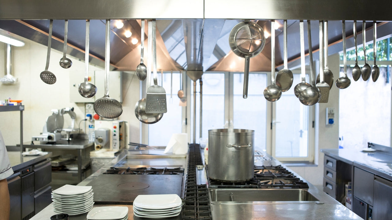 Leasing vs Buying Commercial Kitchen Equipment: What’s Right for You?
