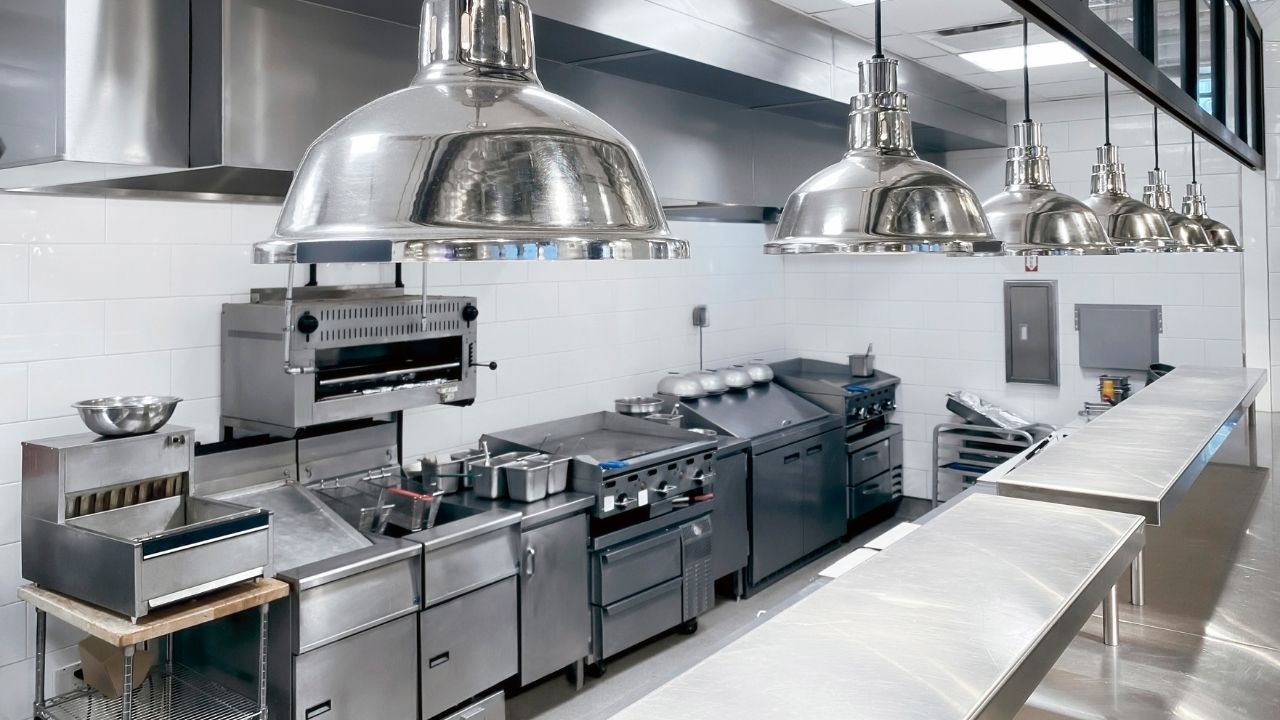 How to Finance Commercial Kitchen Equipment Without Breaking Your Budget?