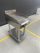 Blue Seal GP513 450 Griddle Plate with Leg Stand Nat Gas