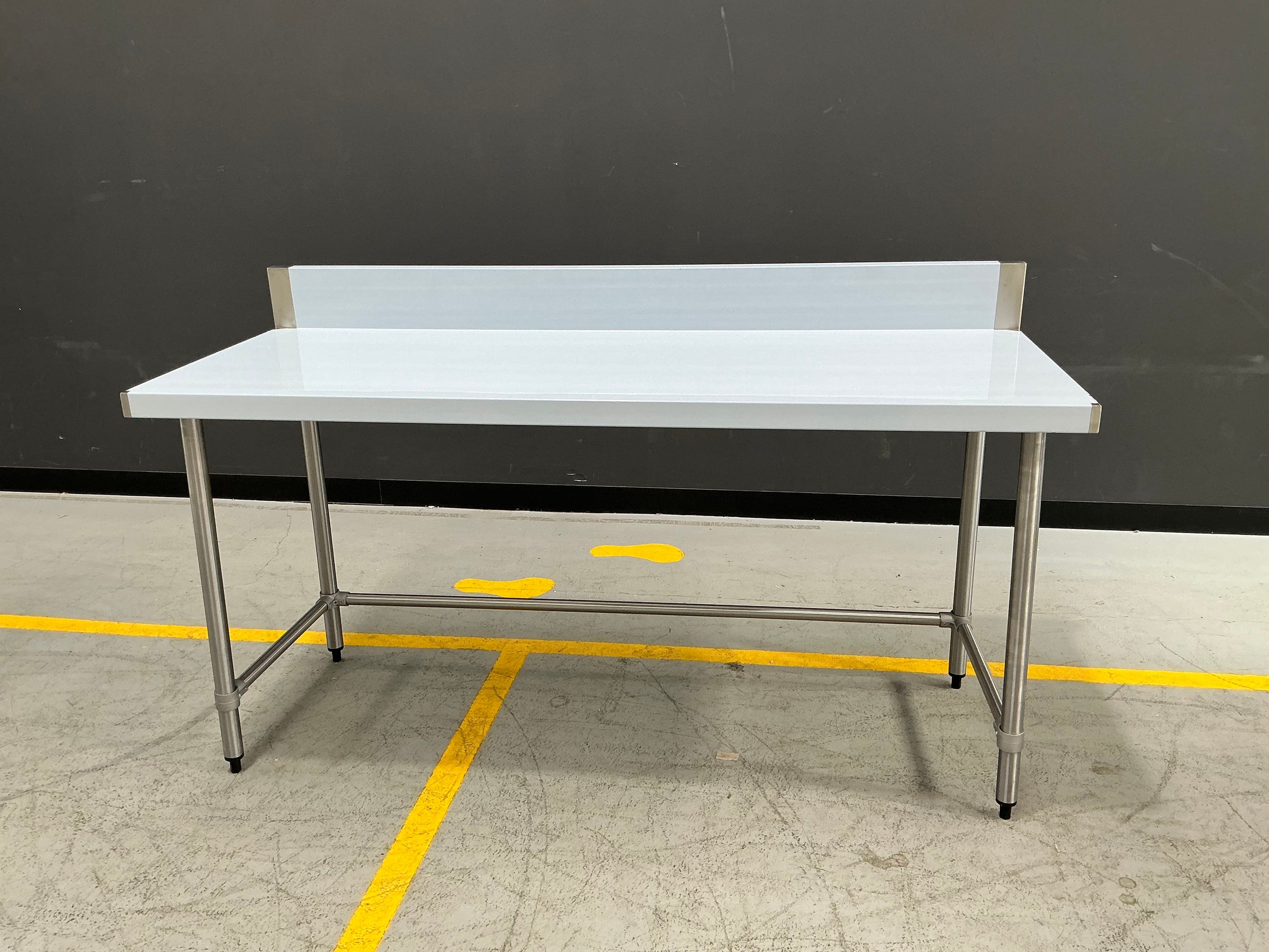 Brayco - 18070SP - 1800 mm Splashback Bench with Rail Kit