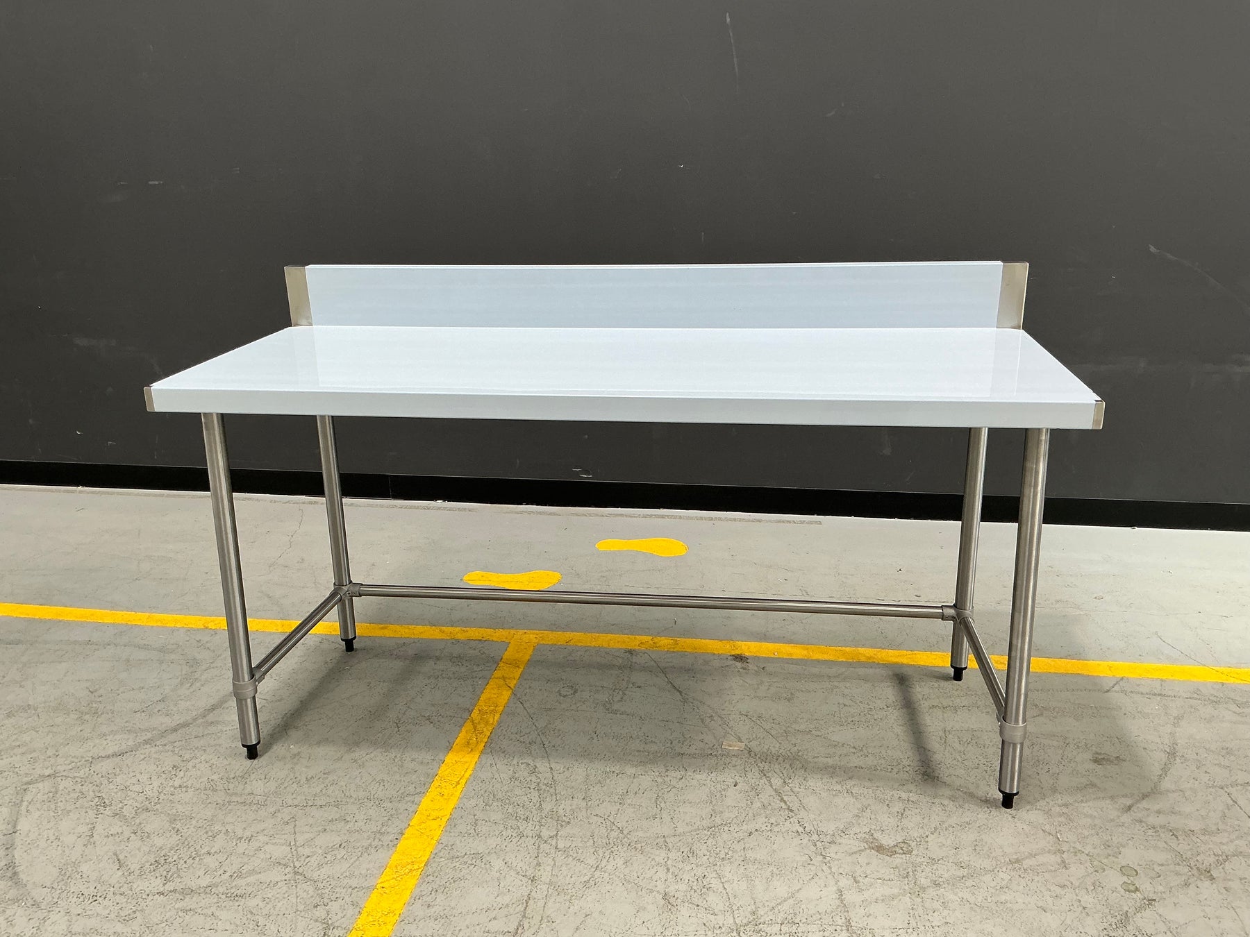 Brayco - 18070SP - 1800 mm Splashback Bench with Rail Kit