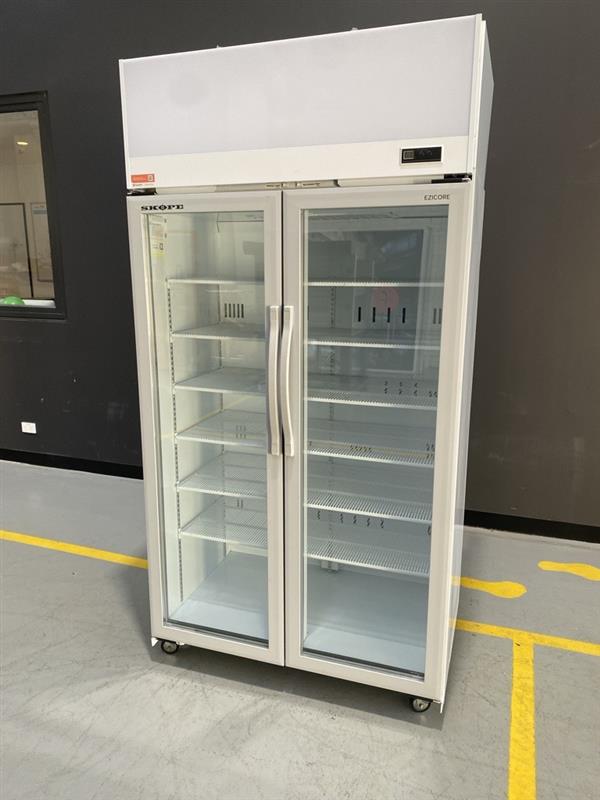 SKOPE TCE1000N EziCore: 2 Door Glass Display Fridge