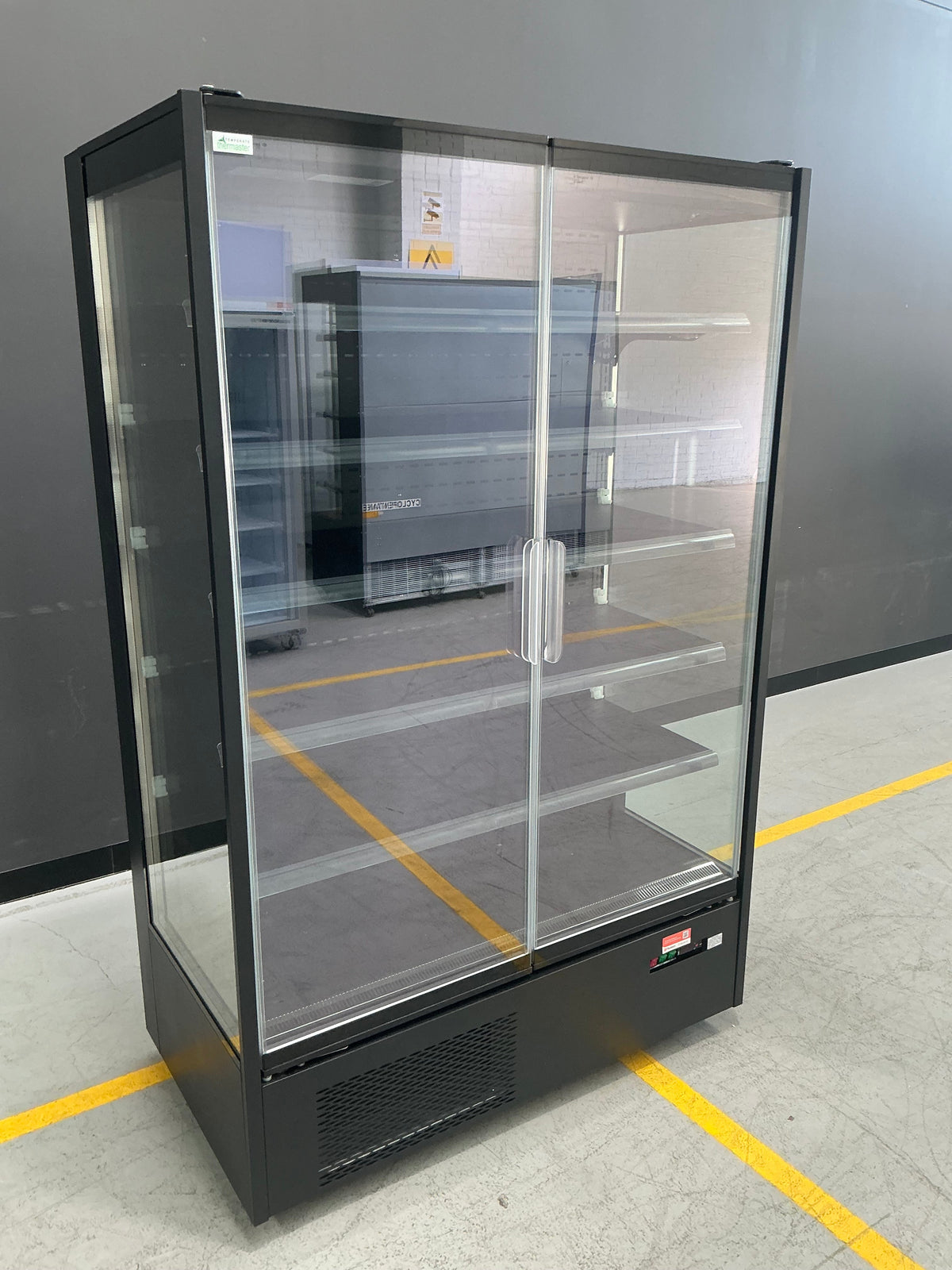 Thermaster DC-125B two-door glass chiller display, serial 4F02560005