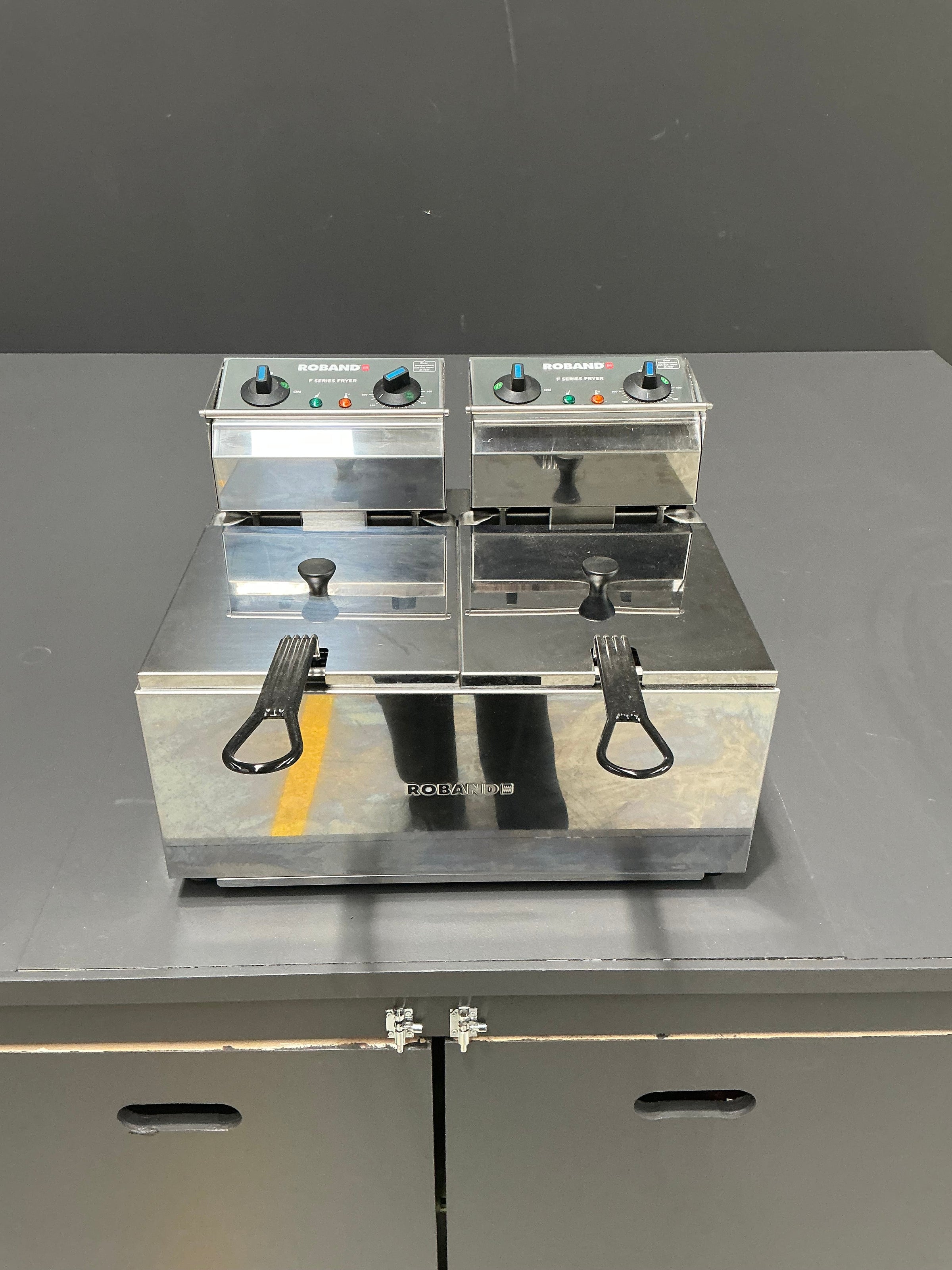 Roband - F28 - 2 x 8L Double Countertop Fryer