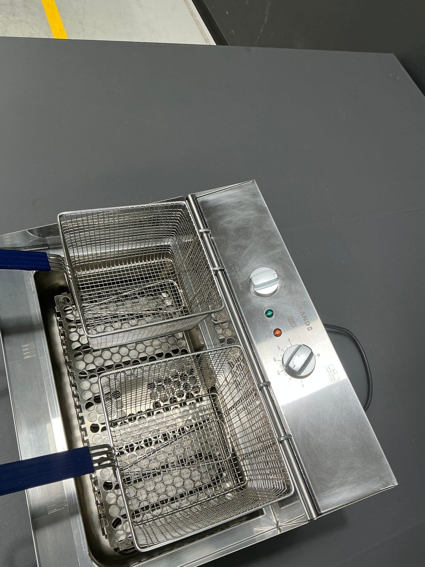Roband - F111 - 11L Countertop Fryer