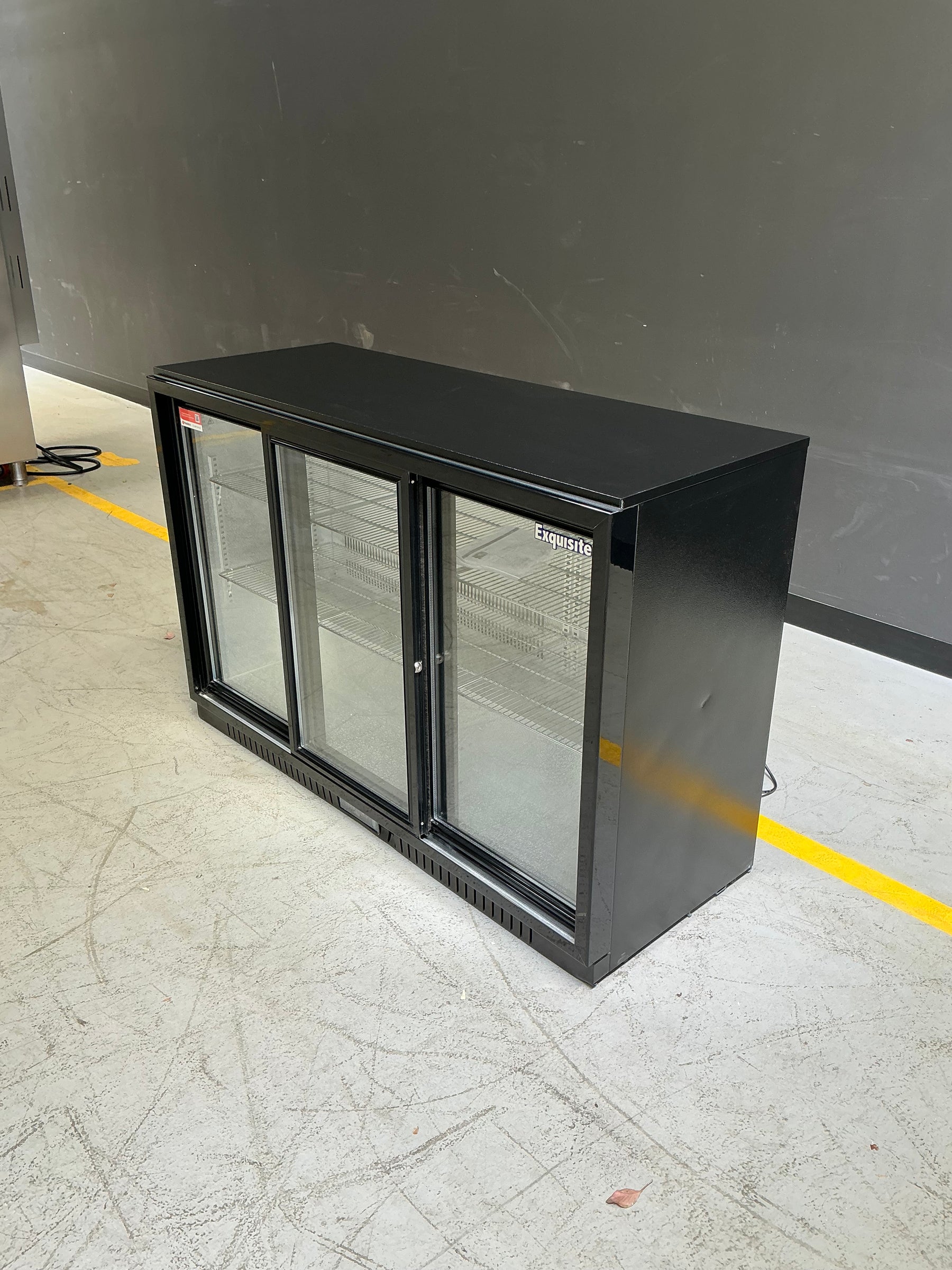 Exquisite UBC330S Three Sliding Doors Backbar Display Refrigerators