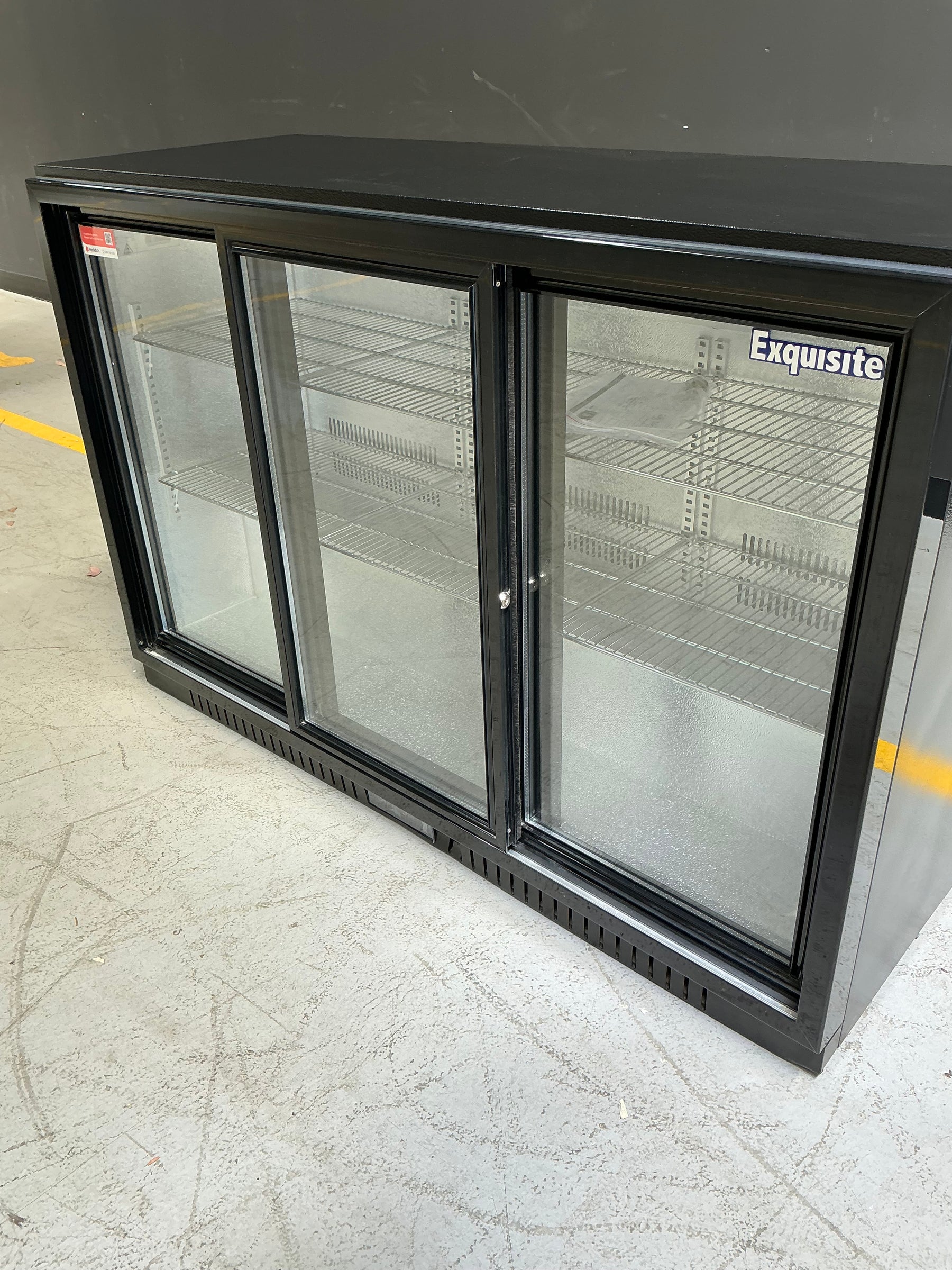 Exquisite UBC330S Three Sliding Doors Backbar Display Refrigerators