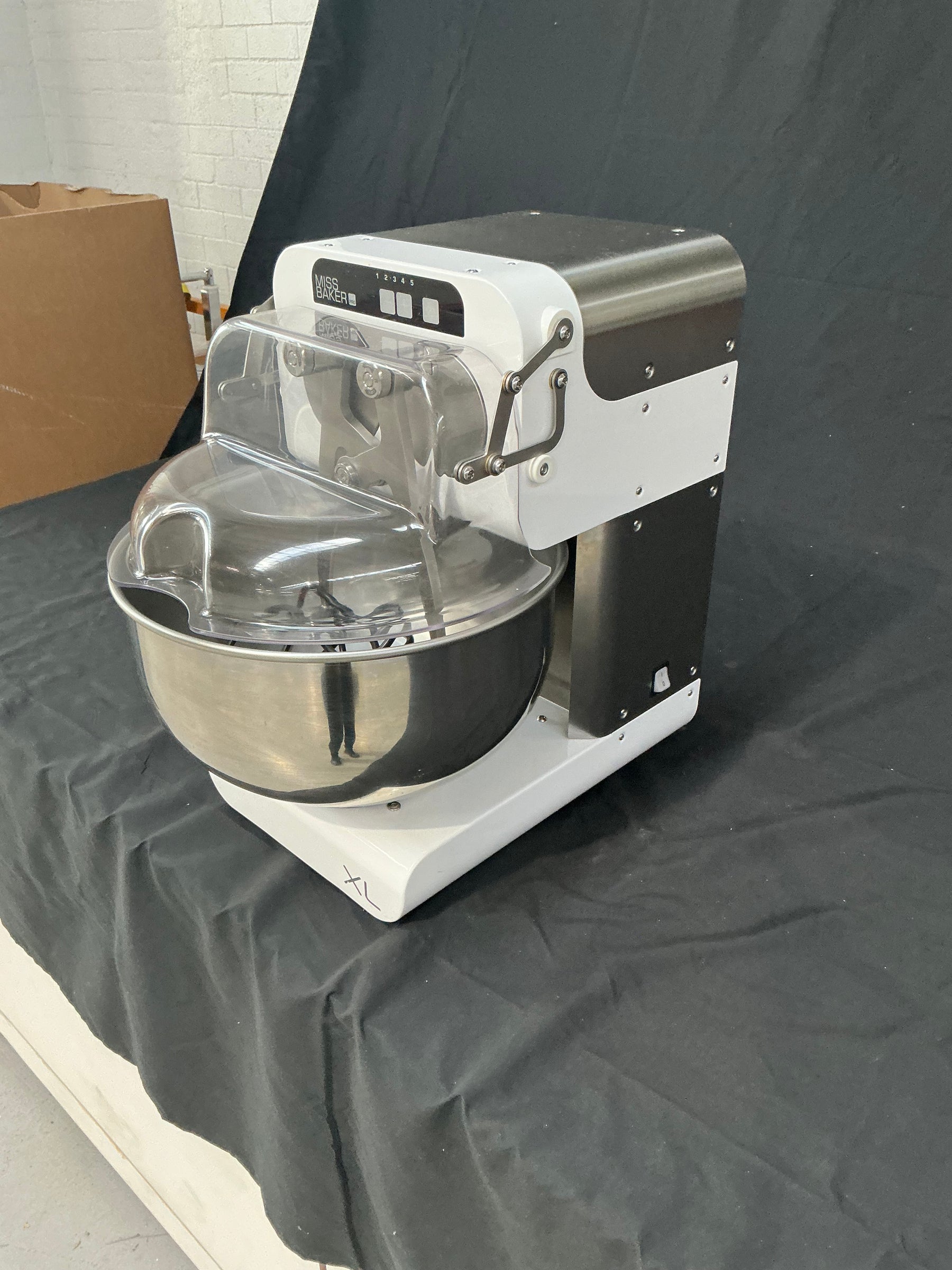 Bernardi - MS0623059 - Miss Baker Pro XL 6kg Double Arm Mixer