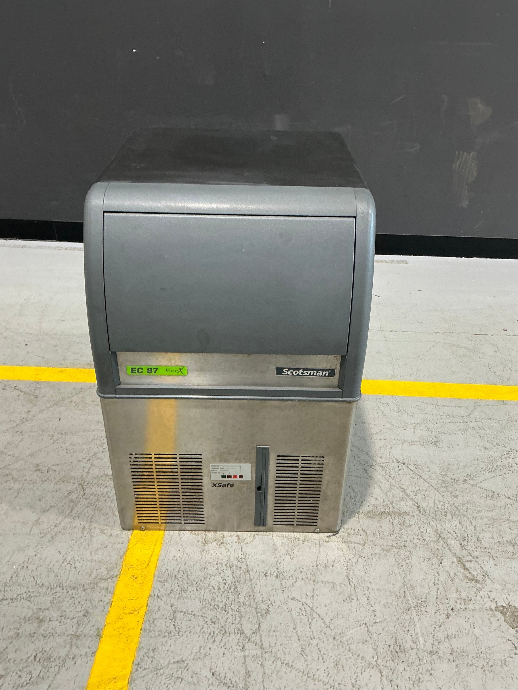 Scotsman - ECS 87 AS OX - Self Contained Gourmet Ice Machine