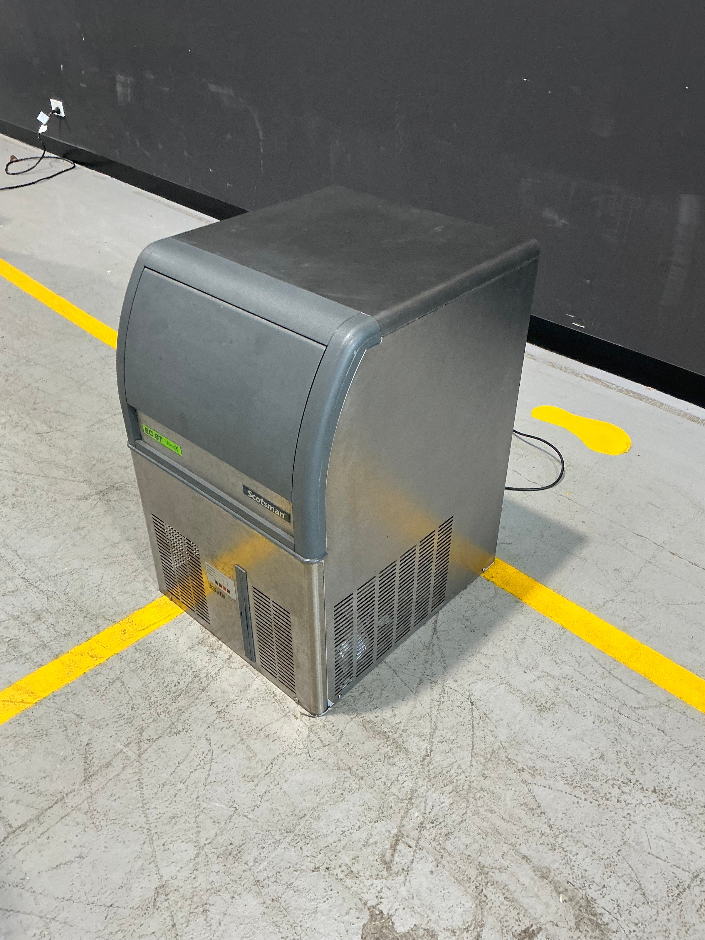 Scotsman - ECS 87 AS OX - Self Contained Gourmet Ice Machine