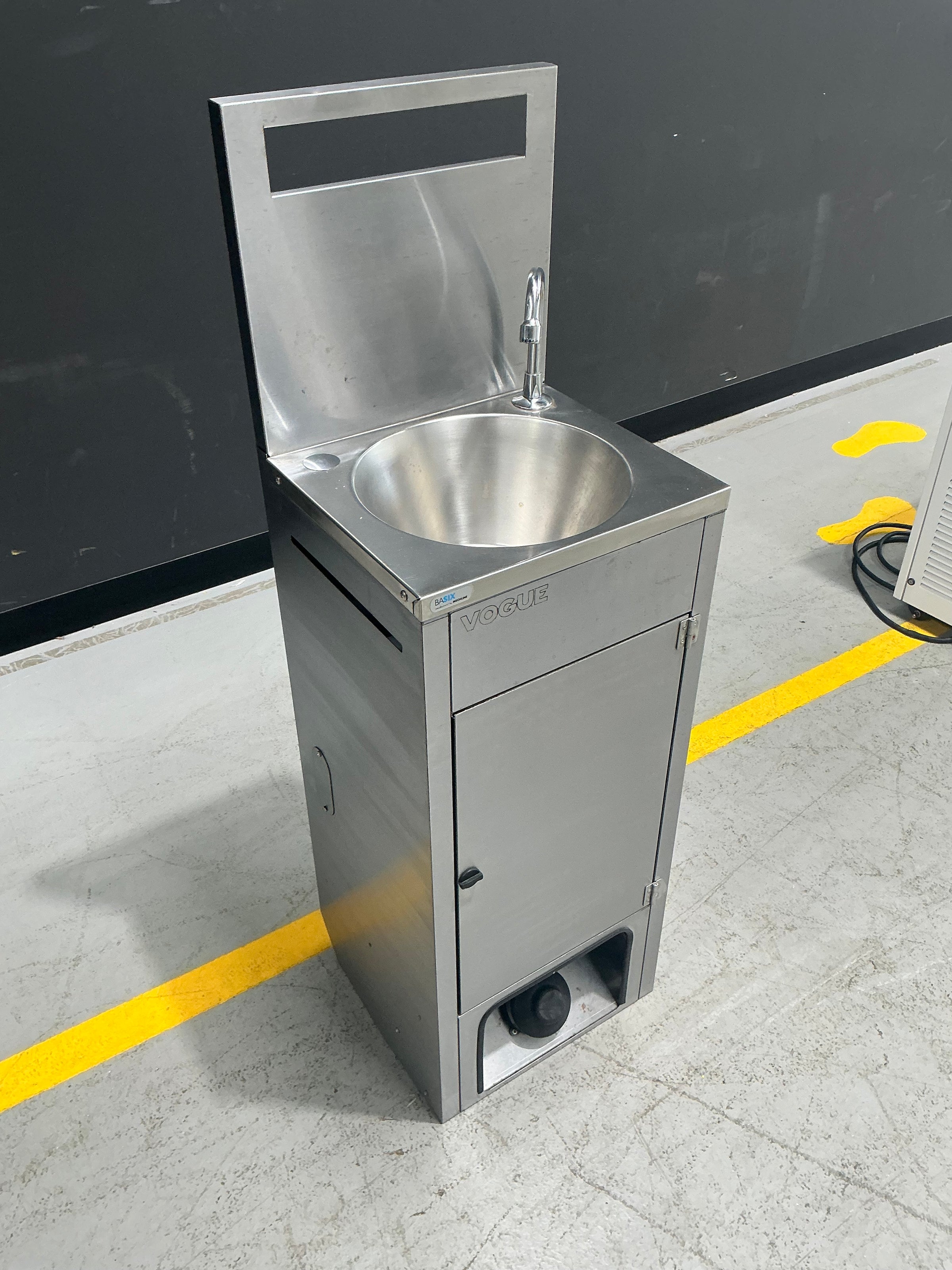 Vogue - DG400 - Mobile Hand Wash Station