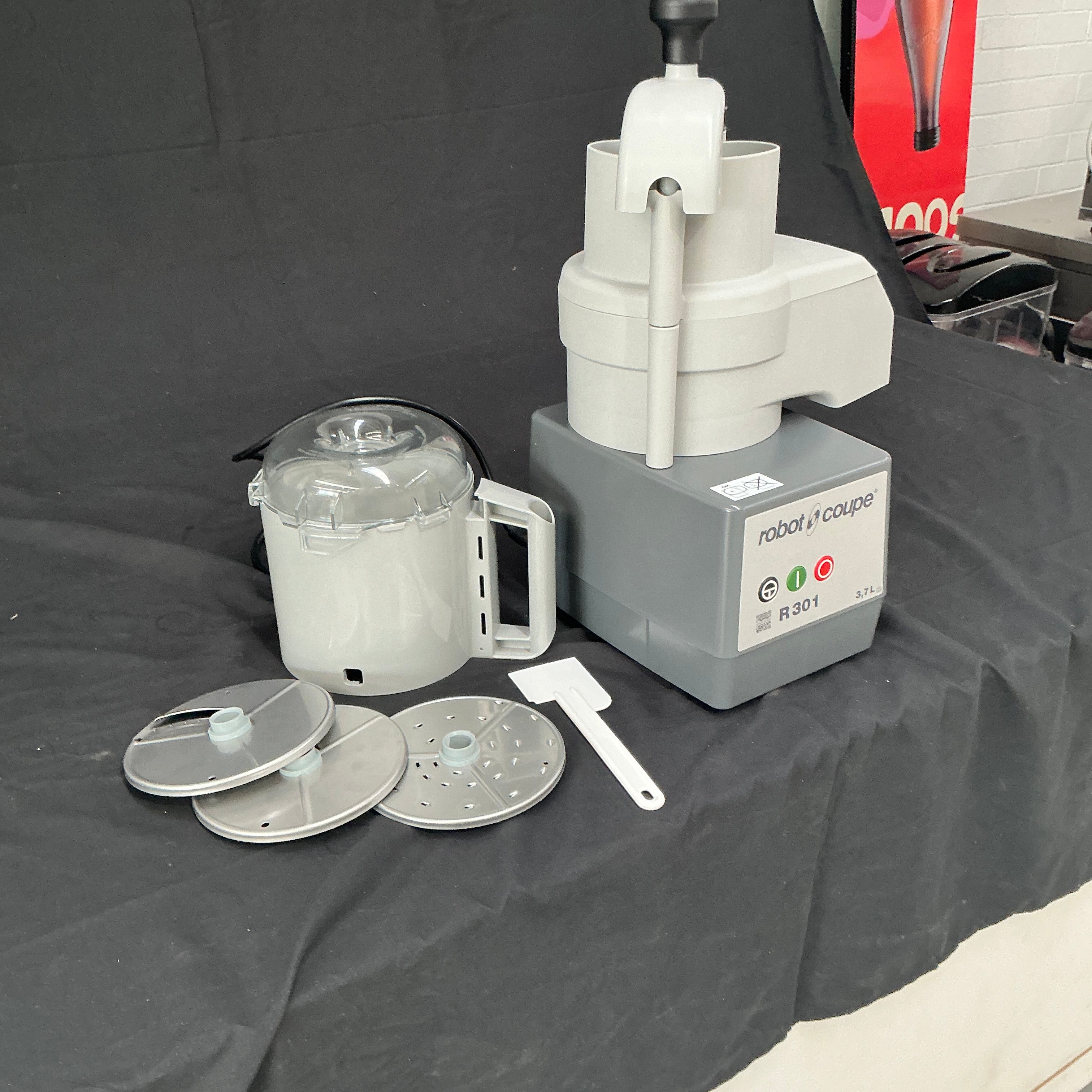 Robot-Coupe - R301 - Food Processor Cutter & Vegetable Slicer