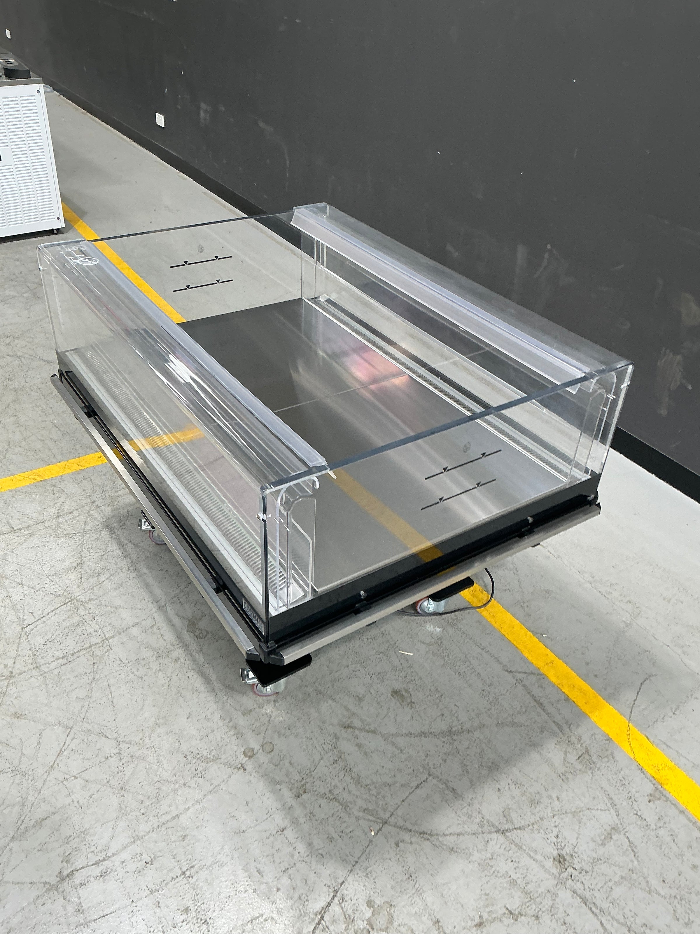 Bonnet Névé LATM125LS Latitude LS Modular Island Display