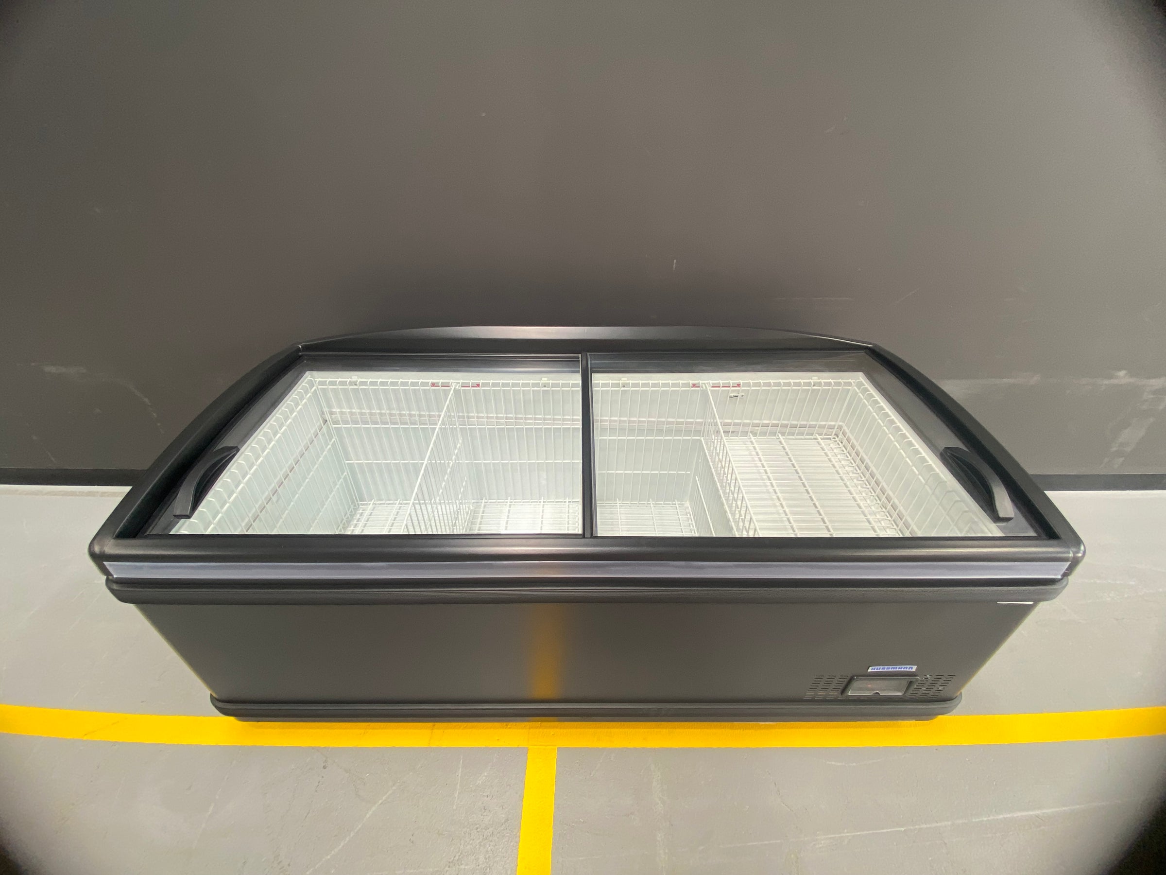 Hussmann - ARCH194C-DTVS Modular Dual Temp Variable Speed Island