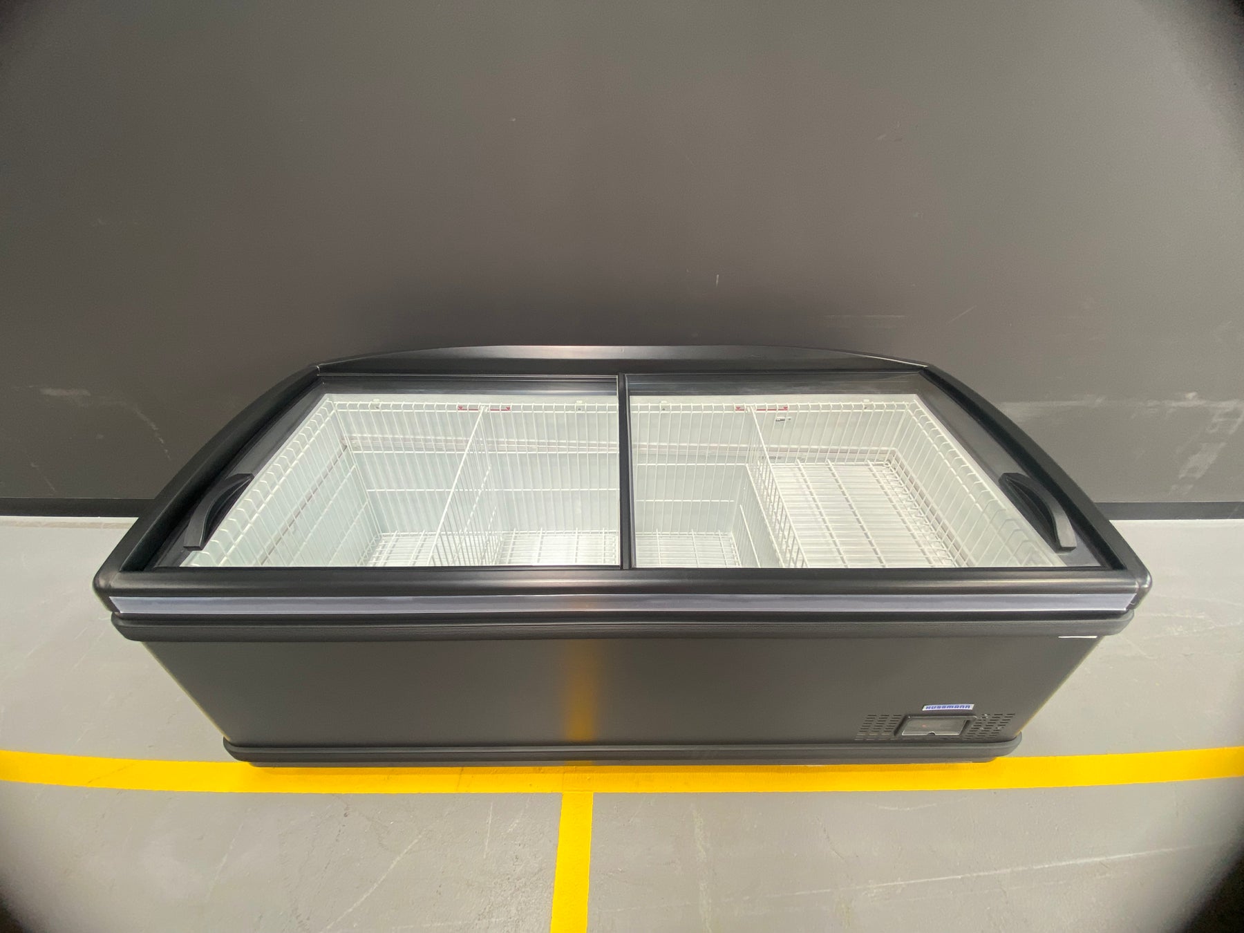 Hussmann - ARCH194C-DTVS Modular Dual Temp Variable Speed Island