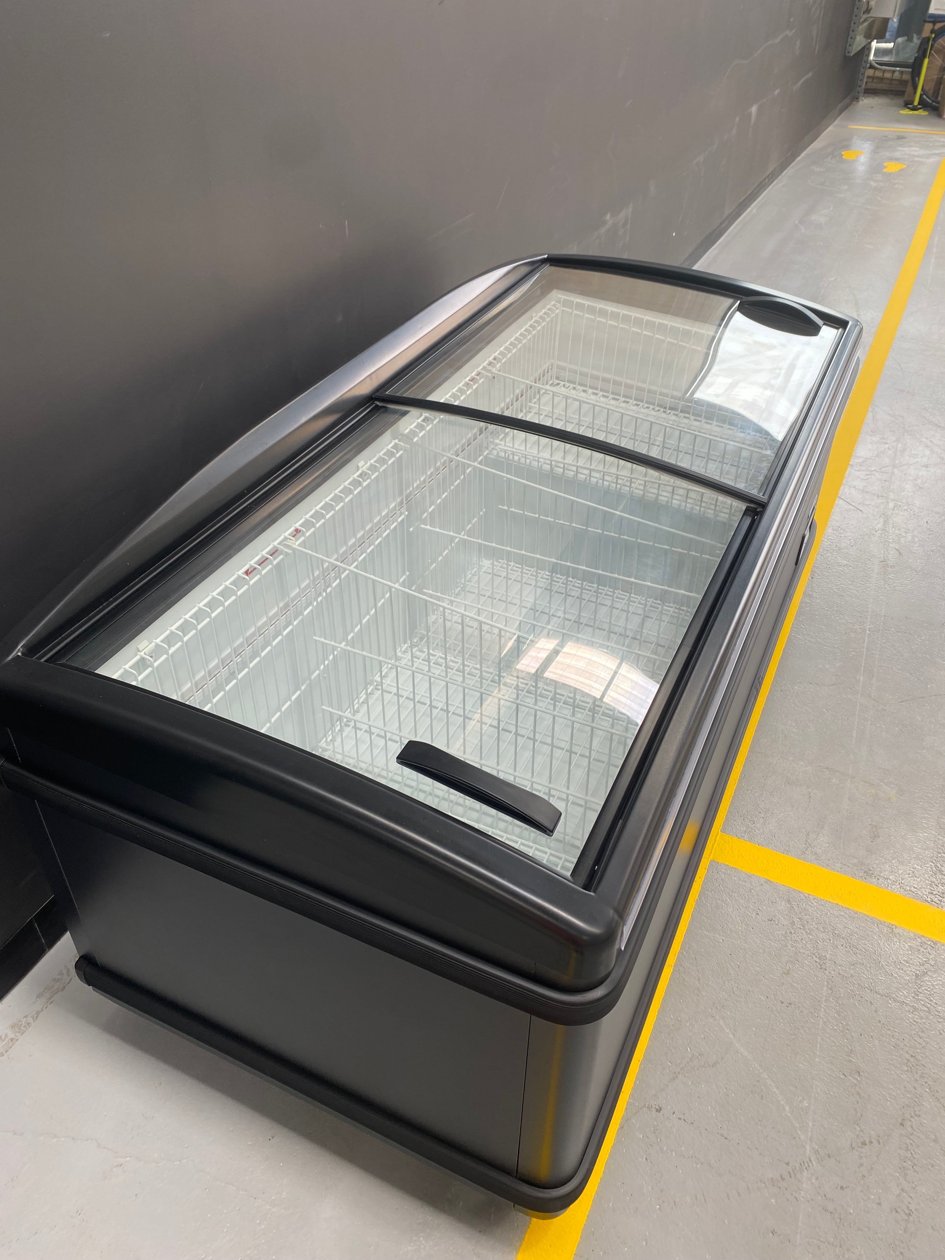 Hussmann - ARCH194C-DTVS Modular Dual Temp Variable Speed Island Cabinet