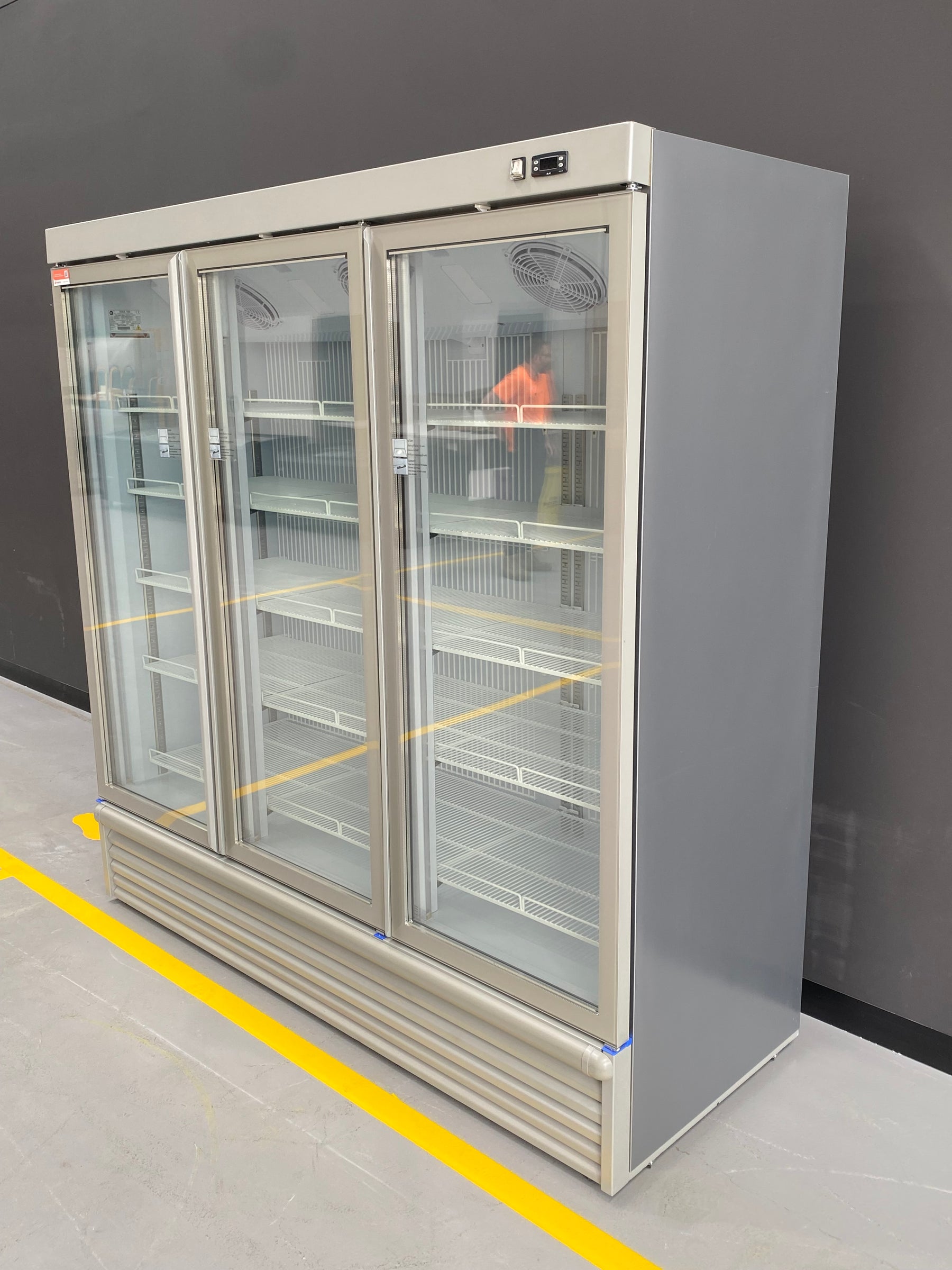Iarp - ASIA 165 - 3 Door Upright Glass Door Freezer