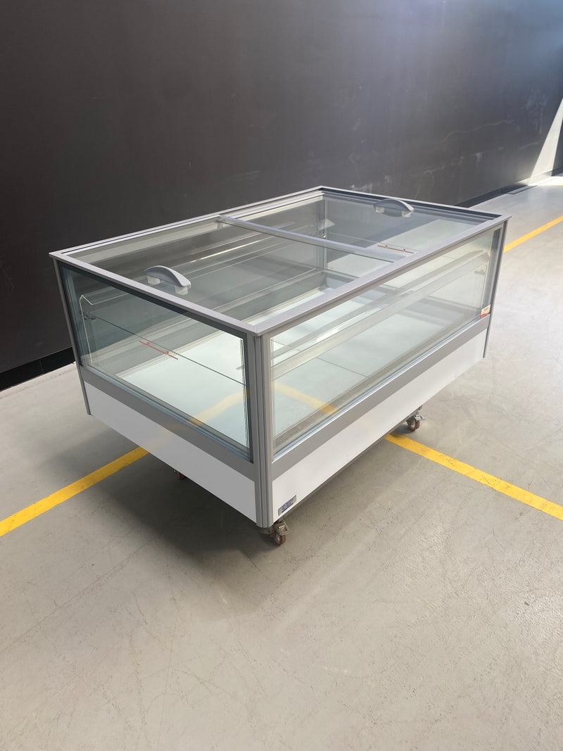 Bonnet Neve - Captur Chilled Island Display - TN150