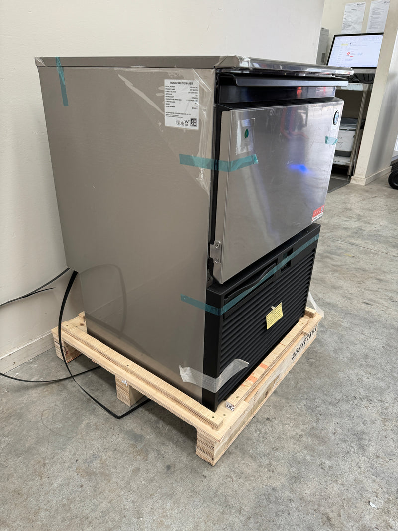 HOSHIZAKI: Crescent Ice Machine Self Contained -KM-60C HC