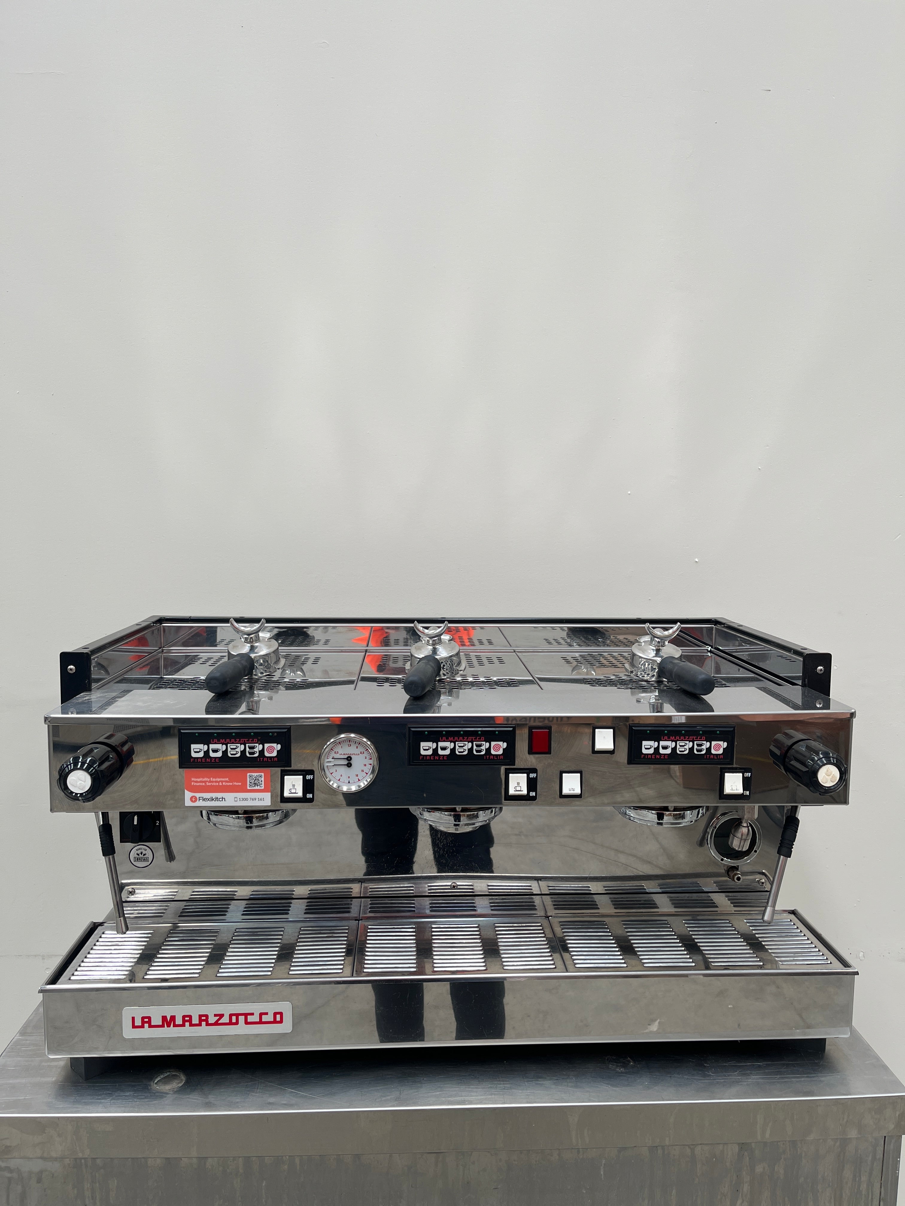 La Marzocco Linea AV 3 Group coffee machine