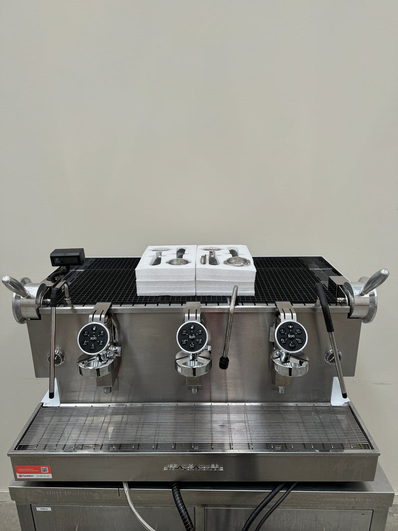 XLVI 3 GROUP STEAMHAMMER COFFEE MACHINE