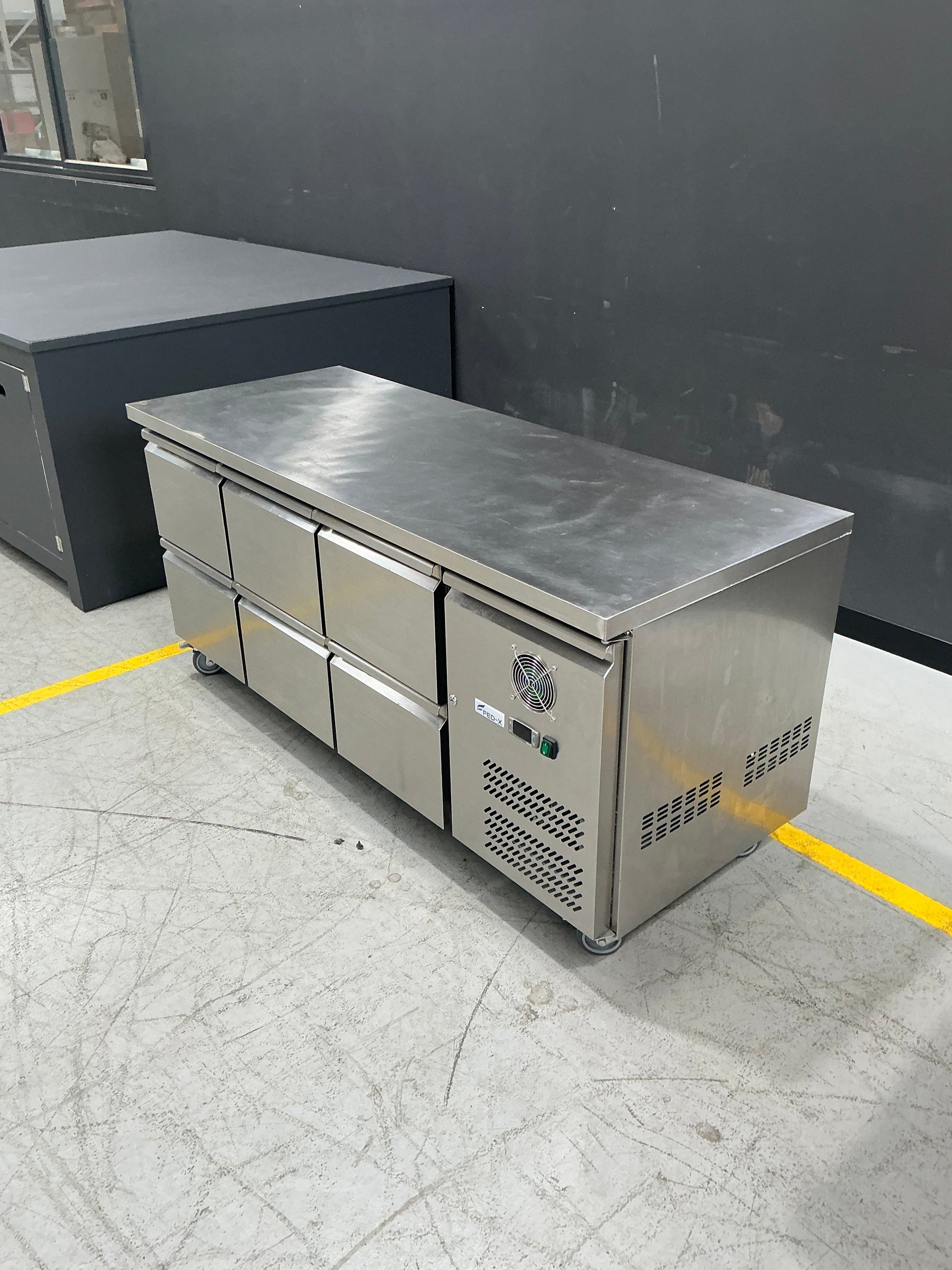 FED-X - XUB7C18S3D - 417L Six-Door Bench Fridge with Drawers