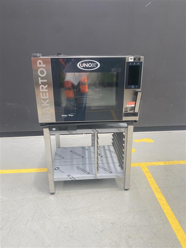 Unox - BAKERTOP - COMBI OVEN 4 TRAY COUNTERTOP PLUS WITH STAND